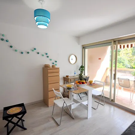 Appartement Confortable à *